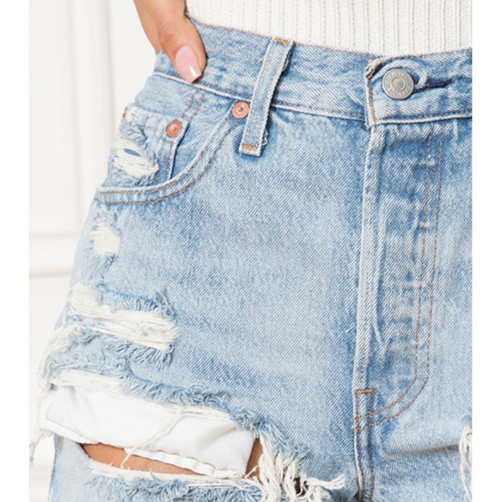 Levi's 501 High-Waisted Denim Short - Picture 2 of 5
